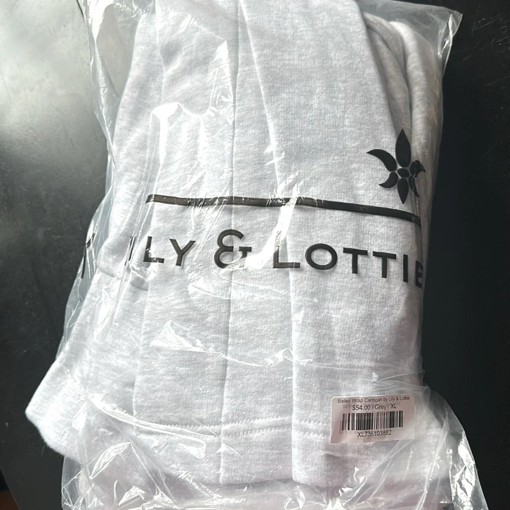 Lily & Lottie Bailey Wrap Cardigan-Light Grey-NWOT - Picture 3 of 5